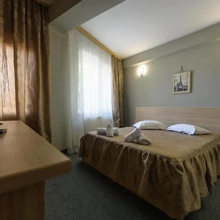 Cora Constanta